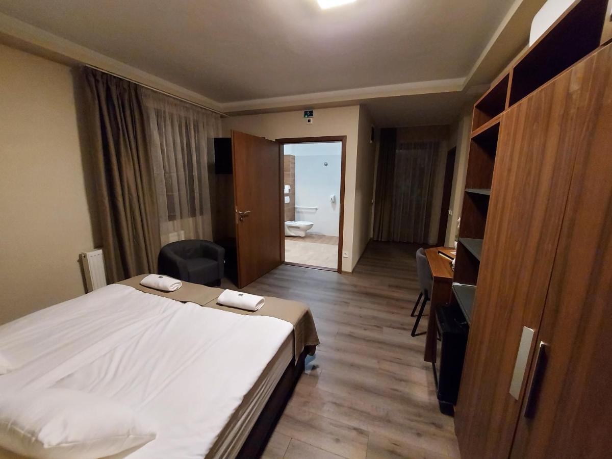 Ven Diofa De Lux Panzio Bed & Breakfast Szeged Exterior photo