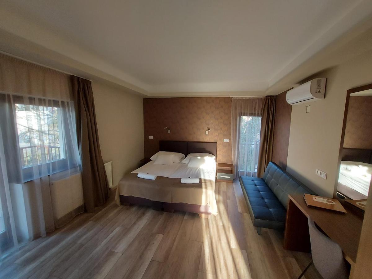 Ven Diofa De Lux Panzio Bed & Breakfast Szeged Exterior photo